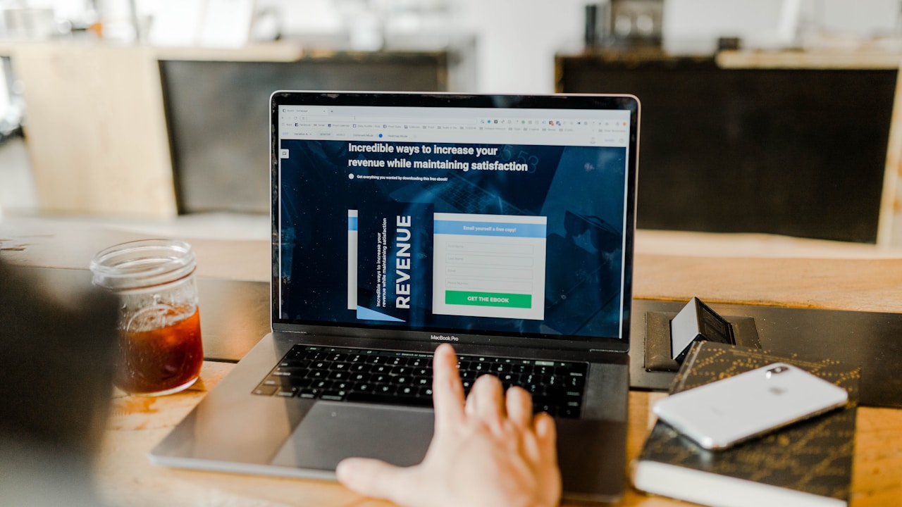 育休中に新NISAで資産形成を始めるパパのイメージ